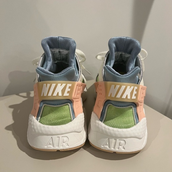 Nike Air Huarache Women’s Size 9 White Blue Green Sneakers - Picture 3 of 9
